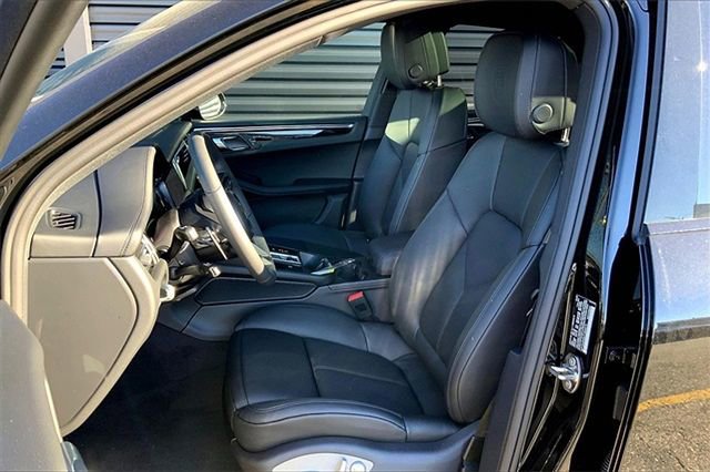 Certified 2026 Porsche Macan AWD/4WD image 5