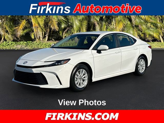 Used 2025 Toyota Camry LE FWD image 1