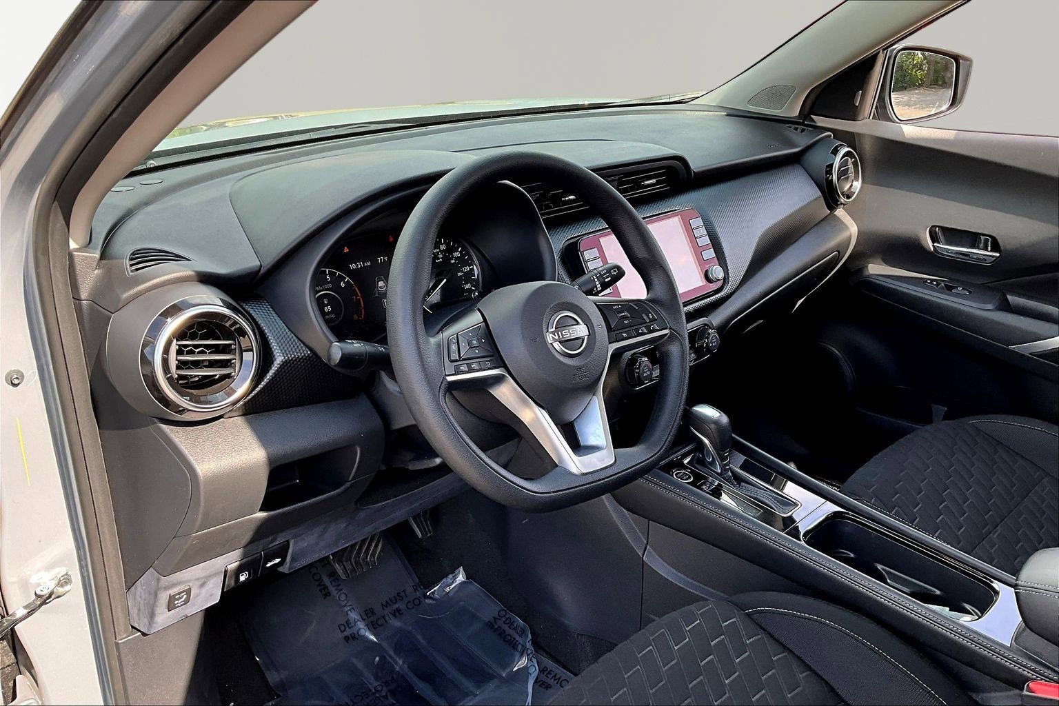 Certified 2022 Nissan Kicks SV w/ Interior Electronics Package FWD image 17