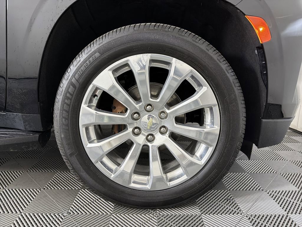 Used 2021 Chevrolet Tahoe Premier w/ Premium Package image 10