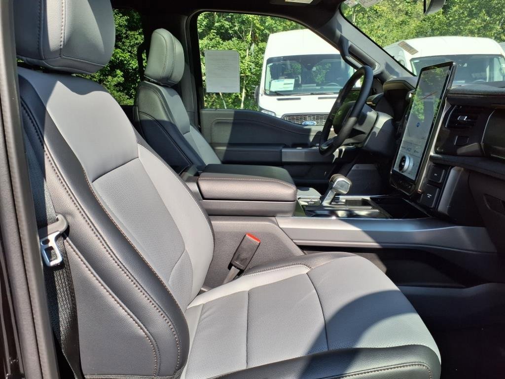 New 2025 Ford F150 Lightning Lariat image 10