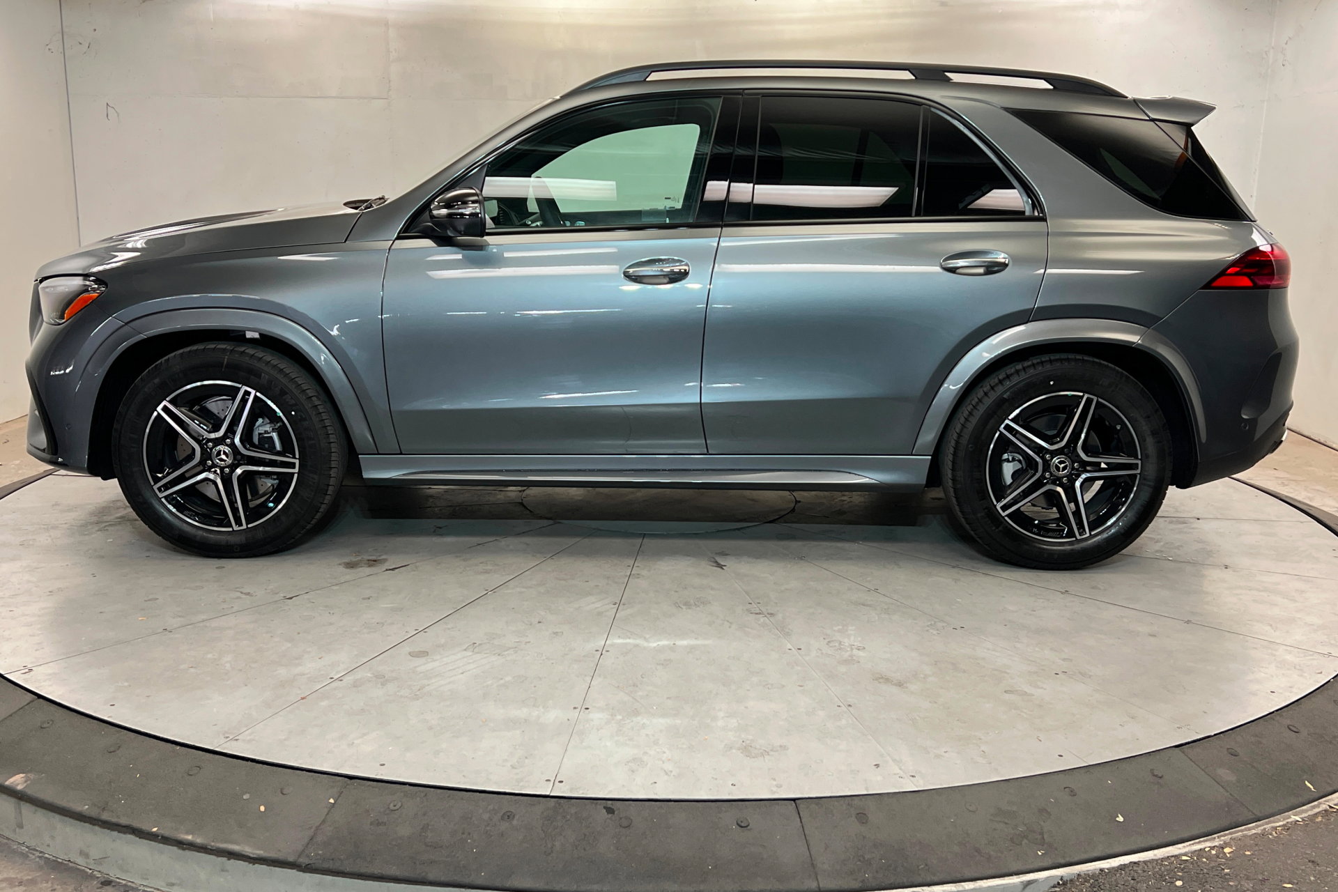 New 2026 Mercedes-Benz GLE 350 4MATIC image 2