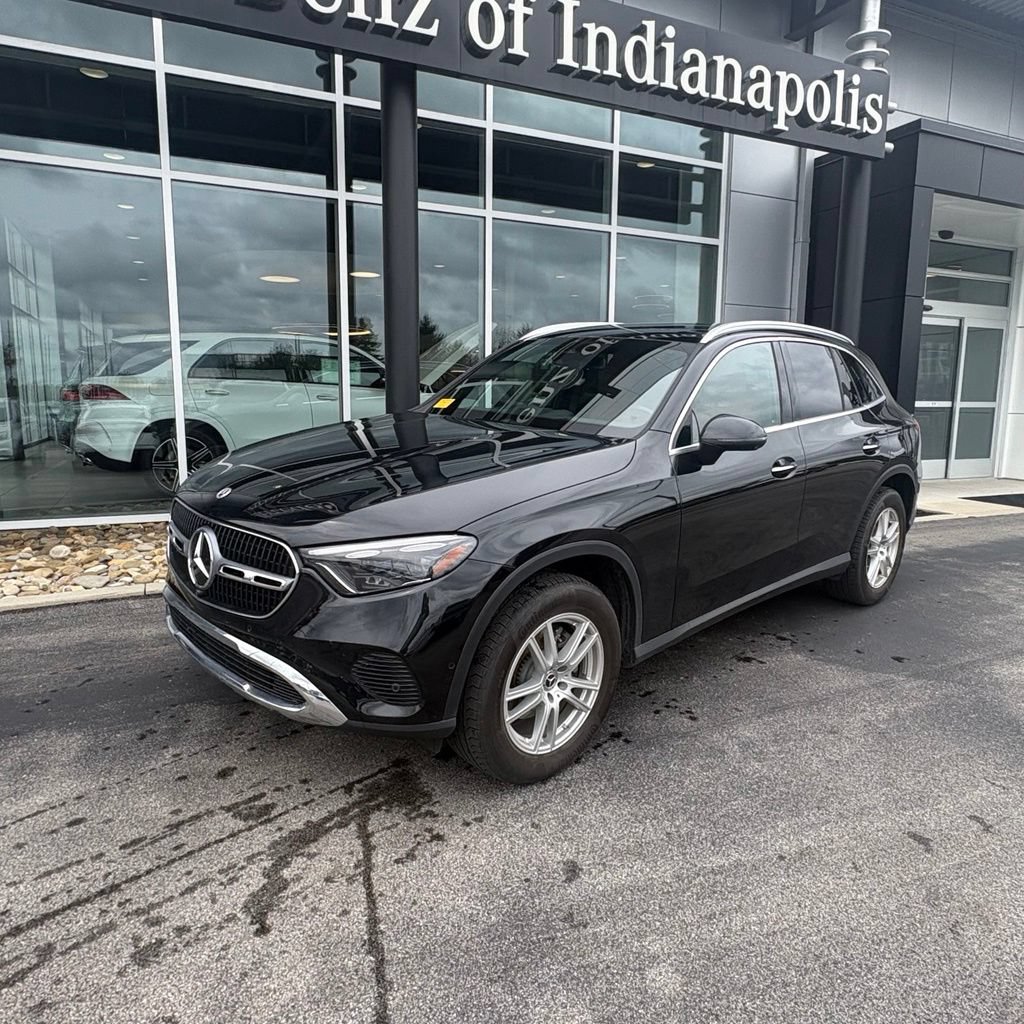 Used 2023 Mercedes-Benz GLC 300 4MATIC image 2