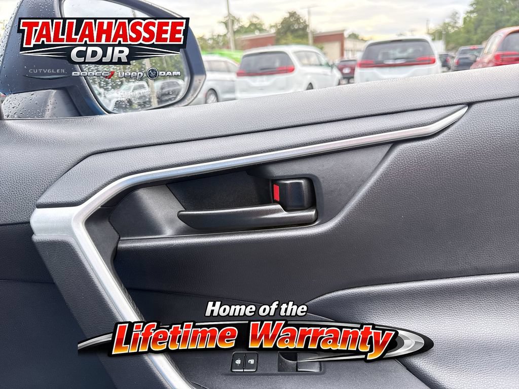 Used 2021 Toyota RAV4 LE FWD image 27