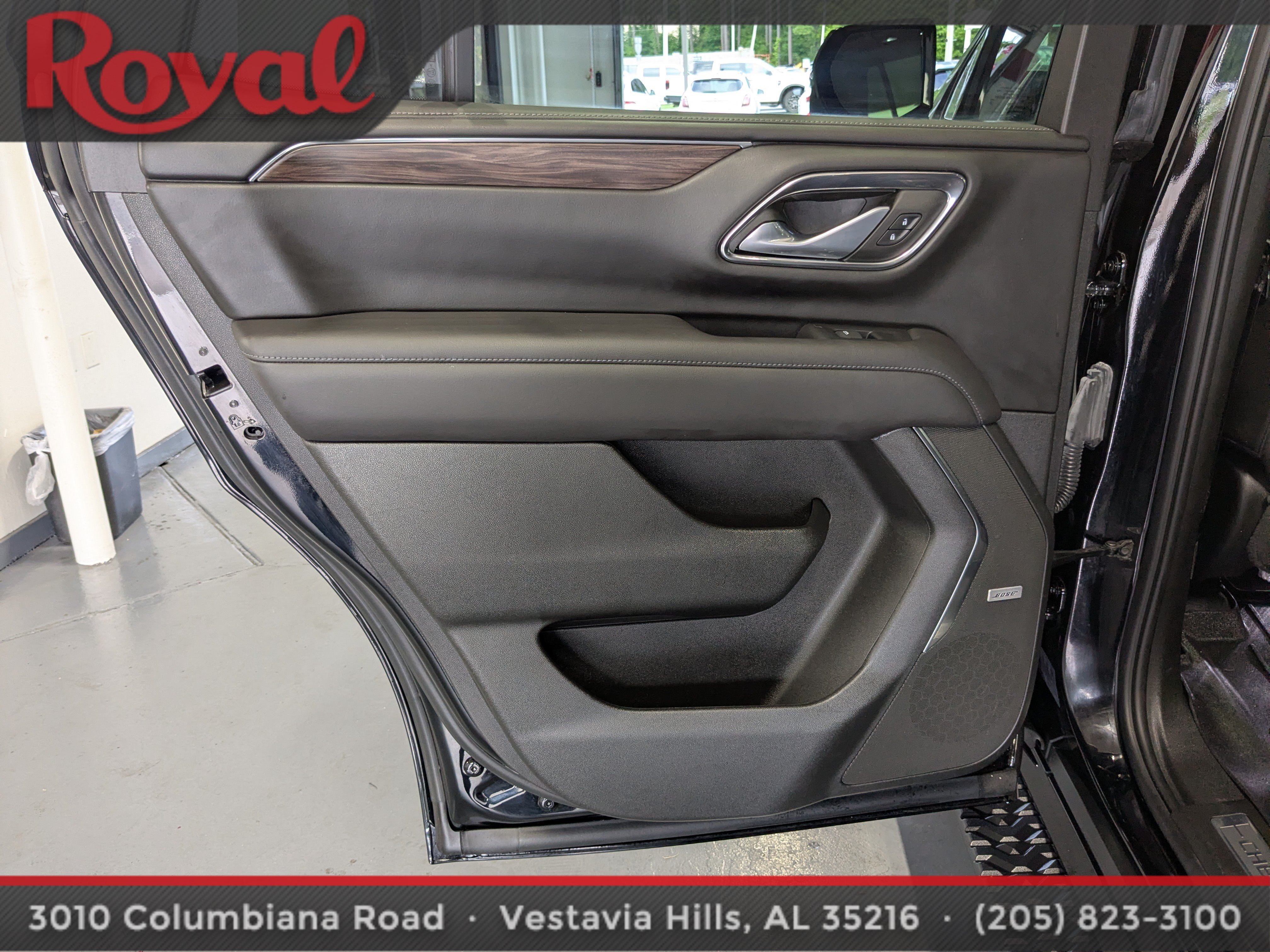 Used 2023 Chevrolet Tahoe Z71 w/ Luxury Package AWD/4WD image 17