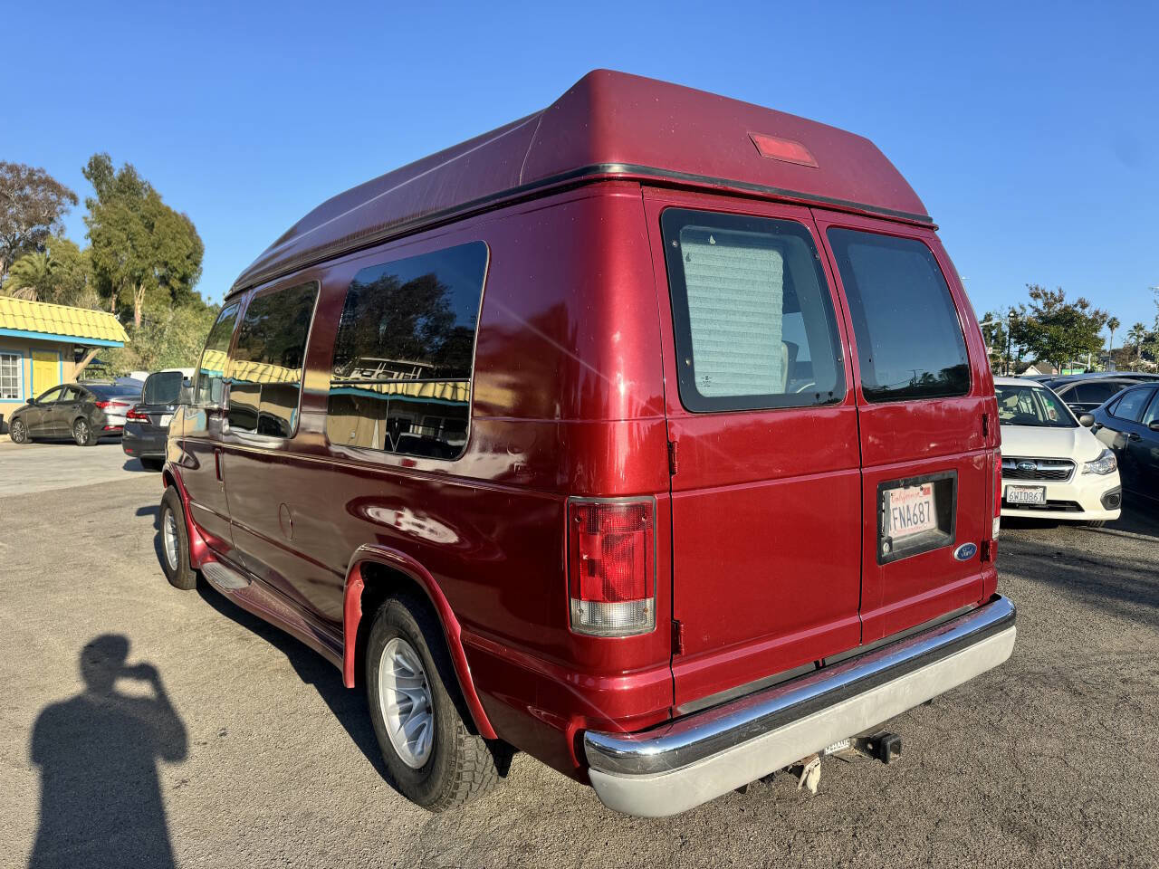 Used 1999 Ford E-150 and Econoline 150 RWD image 3