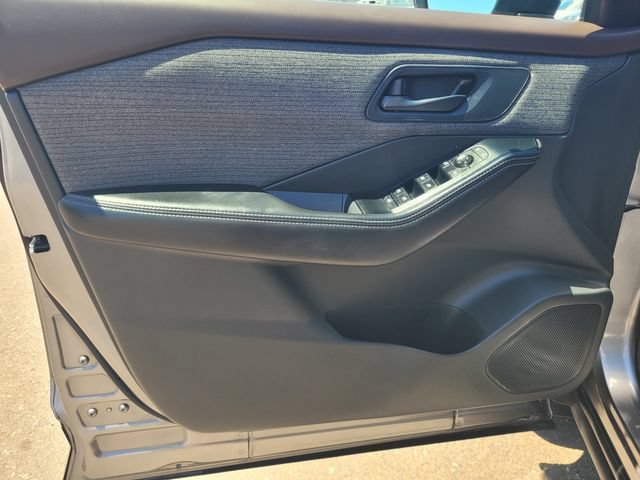 Used 2021 Nissan Rogue S FWD image 18