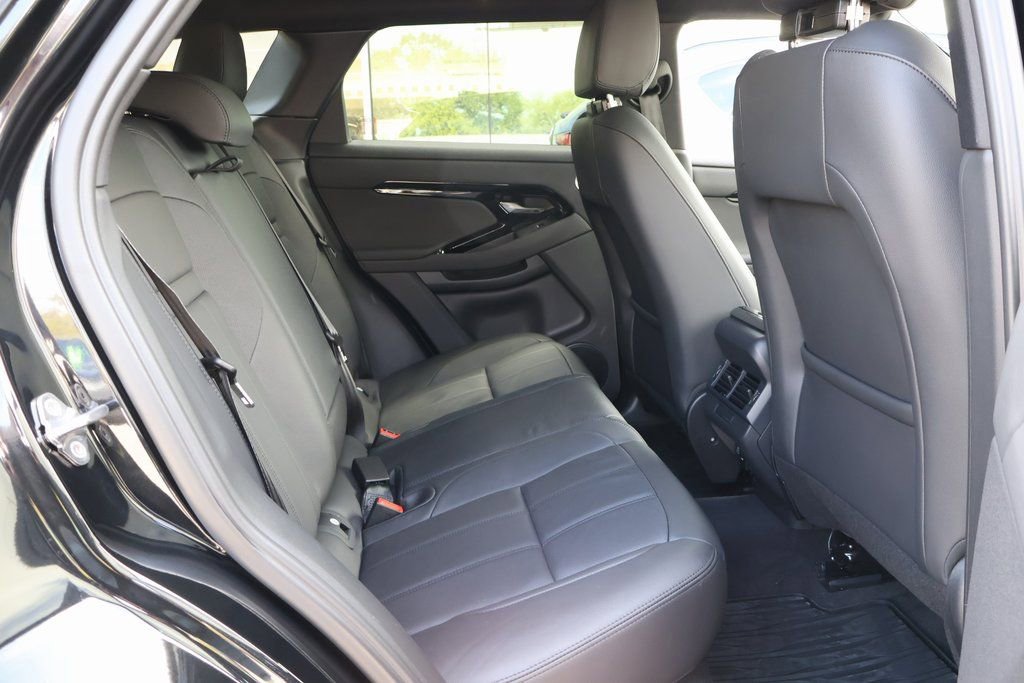 Used 2026 Land Rover Range Rover Evoque Dynamic SE image 17