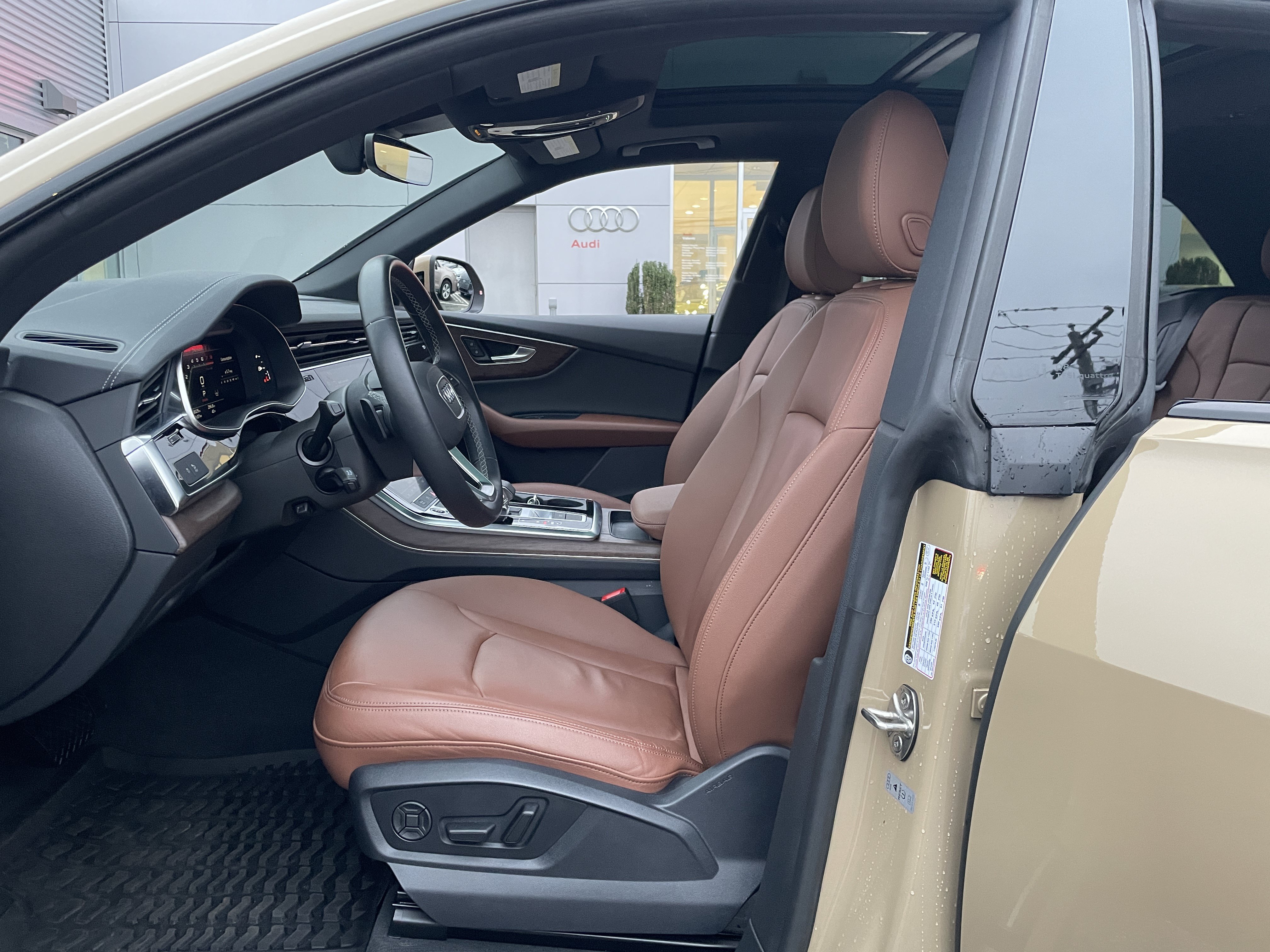 Certified 2025 Audi Q8 Premium AWD/4WD image 8