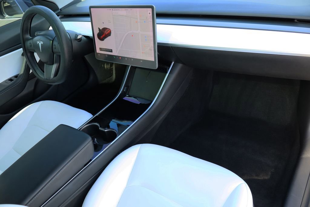 Used 2020 Tesla Model 3 Performance image 25