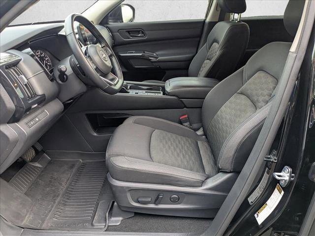 Used 2023 Nissan Pathfinder SV w/ Black Appearance Package image 14