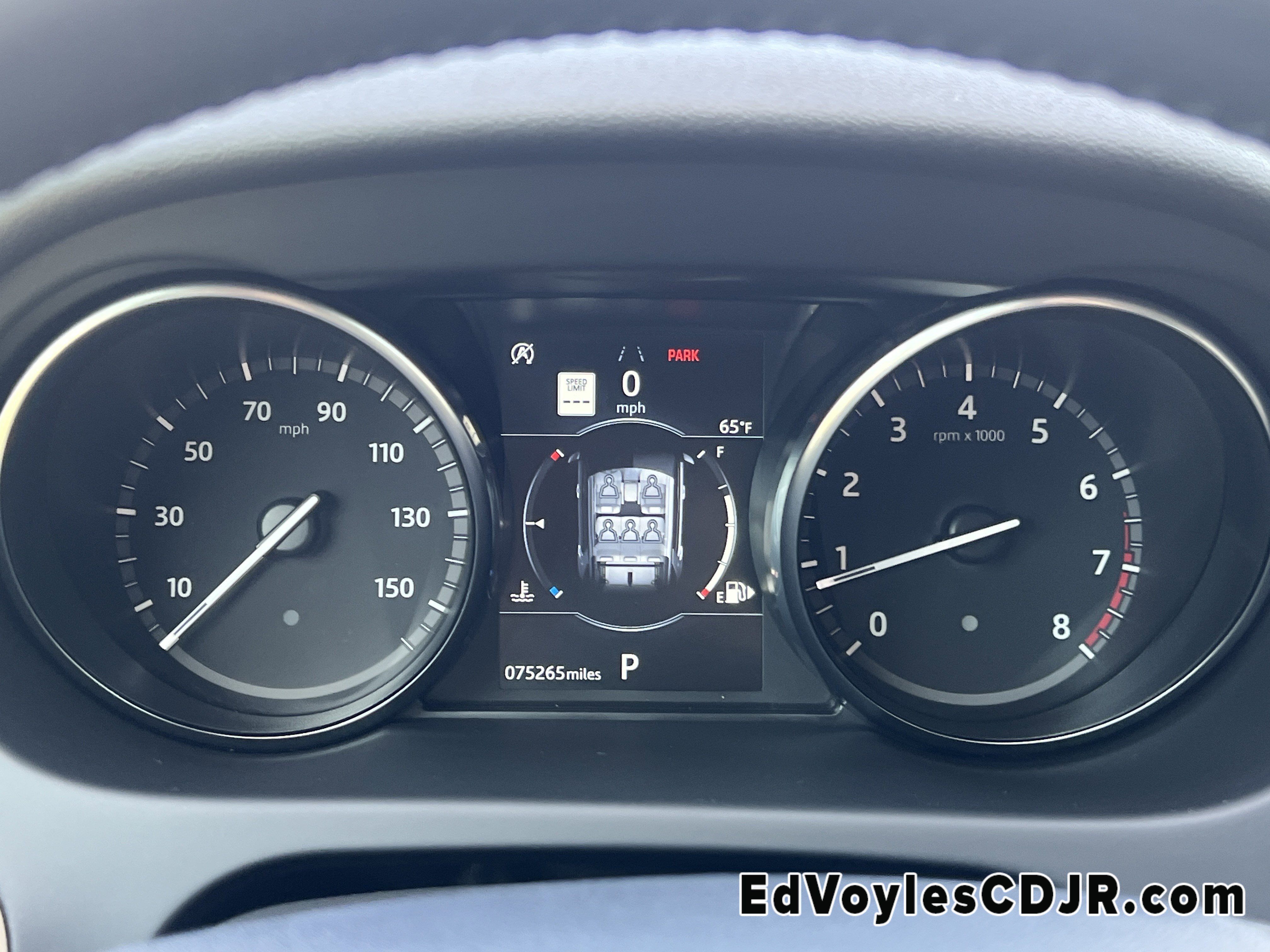 Used 2018 Land Rover Discovery Sport HSE image 33