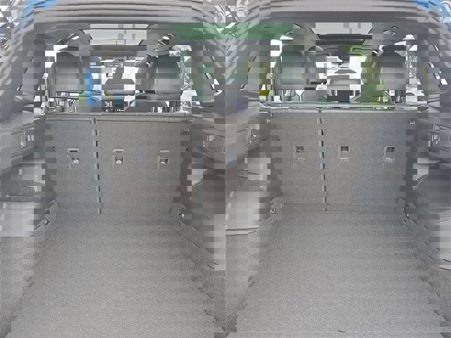 New 2026 Volkswagen Tiguan SE R-Line image 25