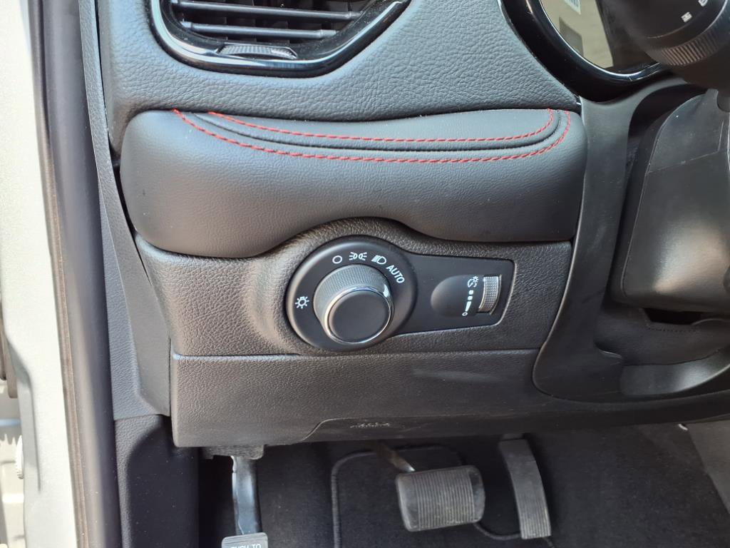 Used 2024 Dodge Durango GT AWD/4WD image 16