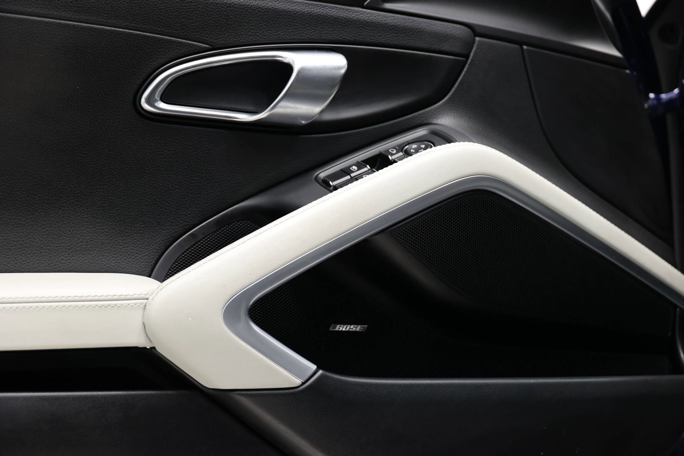 Used 2021 Porsche 718 Cayman RWD image 12