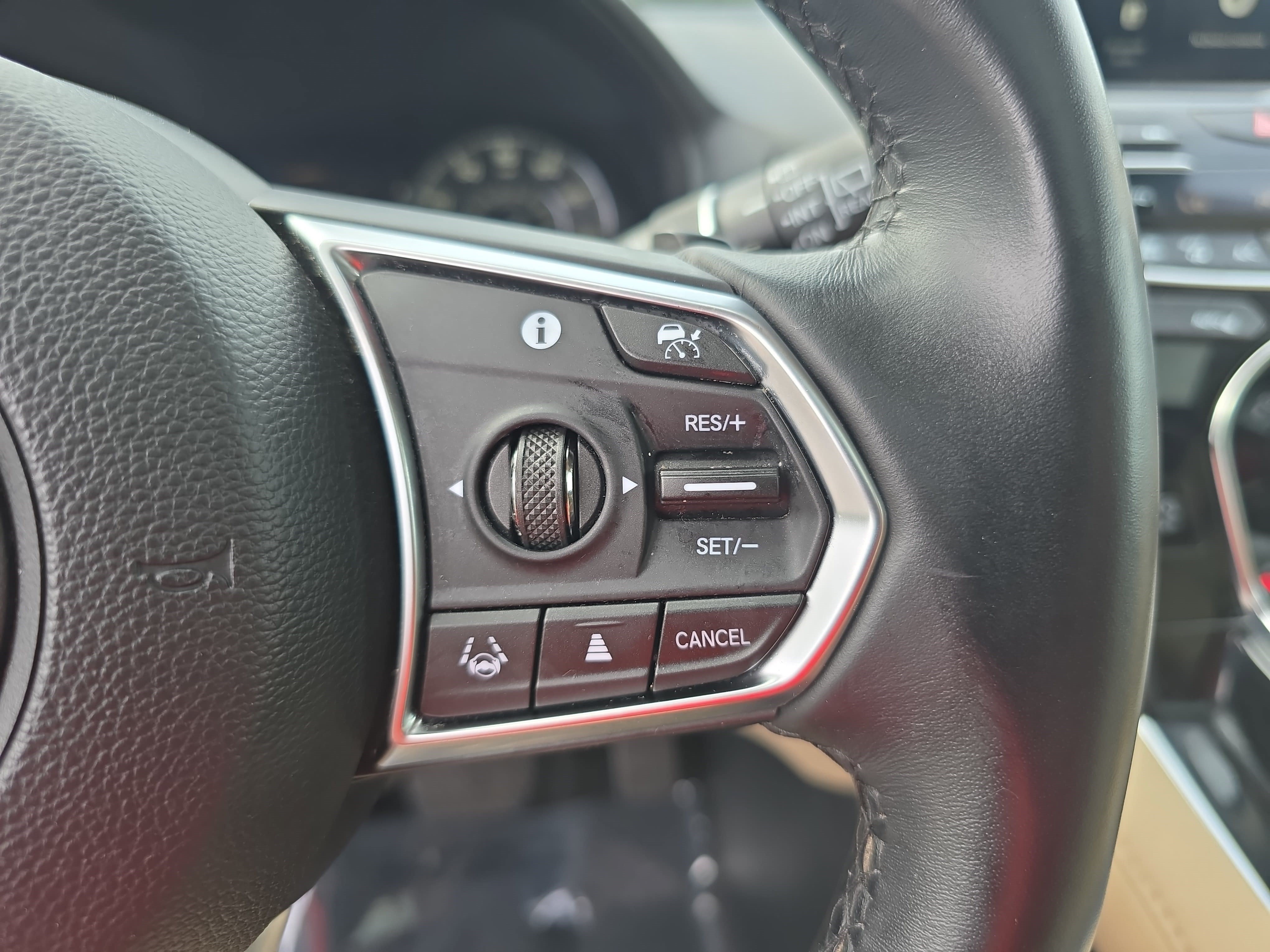 Used 2024 Acura RDX SH-AWD image 18