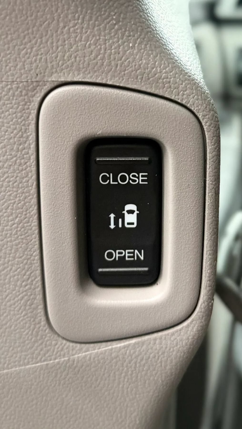 Used 2015 Honda Odyssey EX image 25