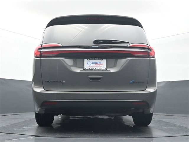 Used 2021 Chrysler Pacifica Touring-L w/ S Appearance Package image 10