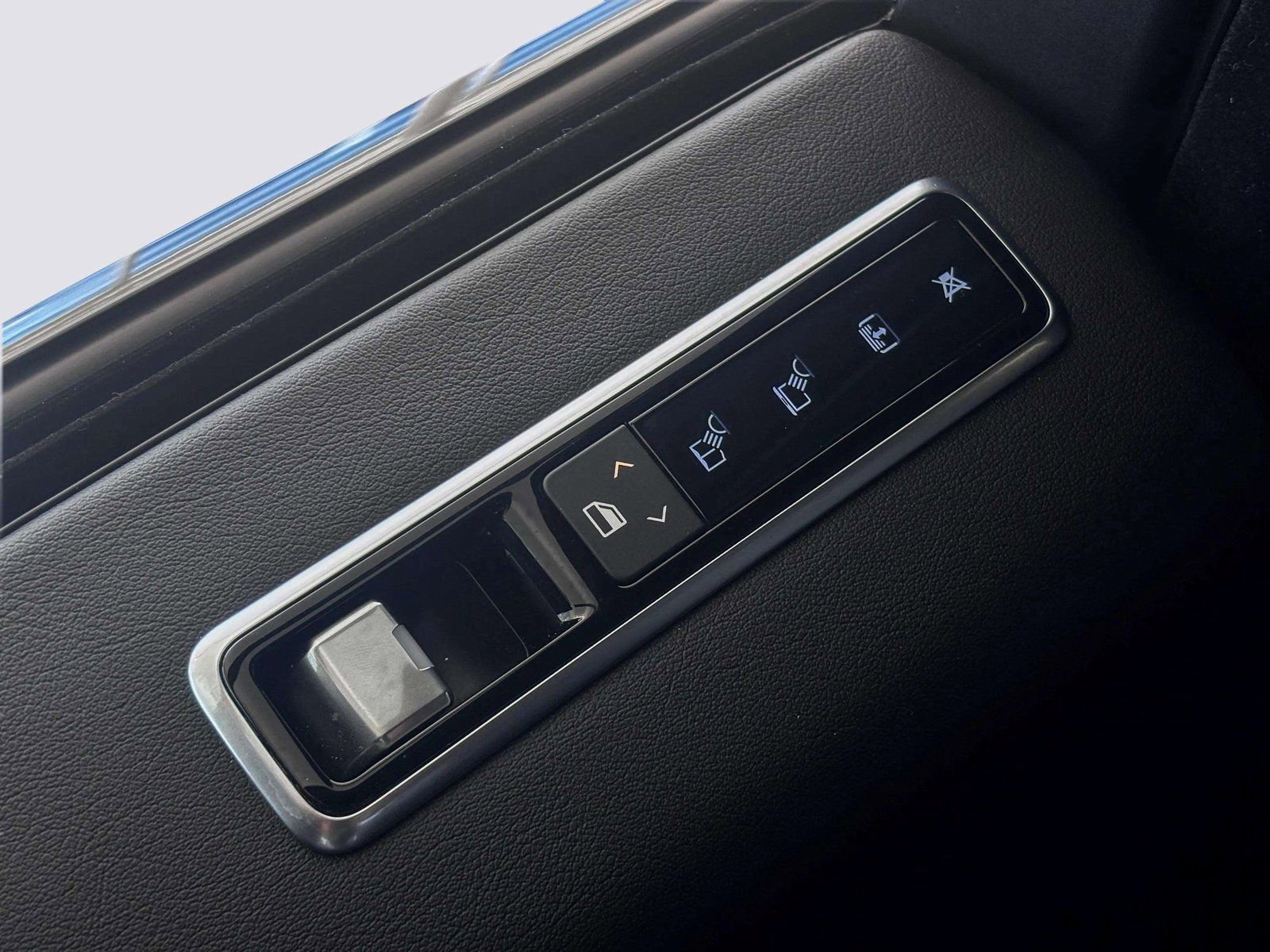 Used 2022 Land Rover Range Rover P525 Westminster Edition image 41