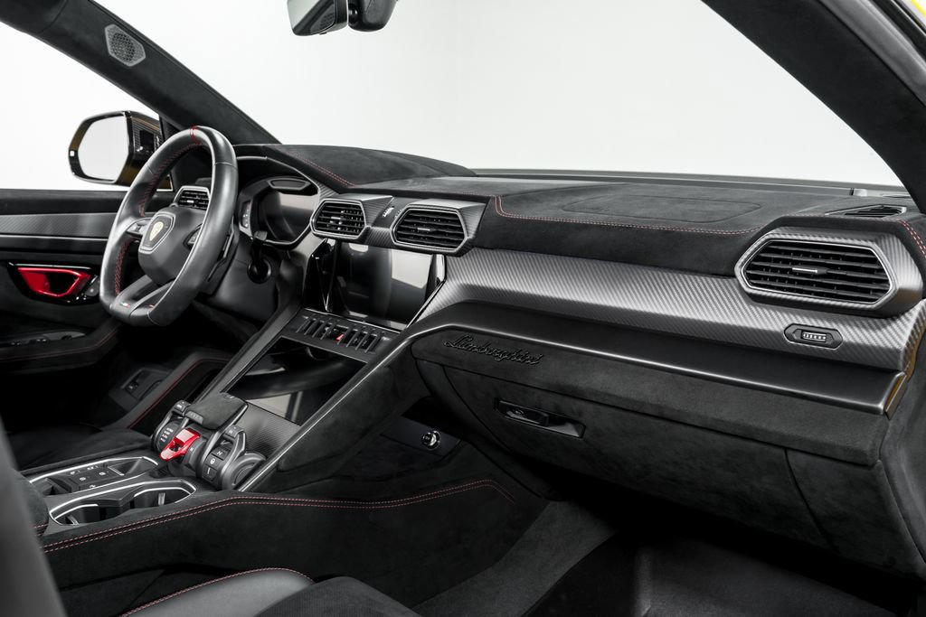 Used 2023 Lamborghini Urus Performante AWD/4WD image 39