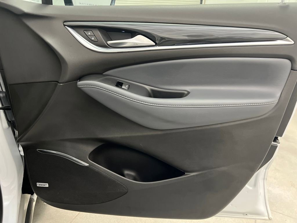 Used 2024 Buick Enclave Premium image 27