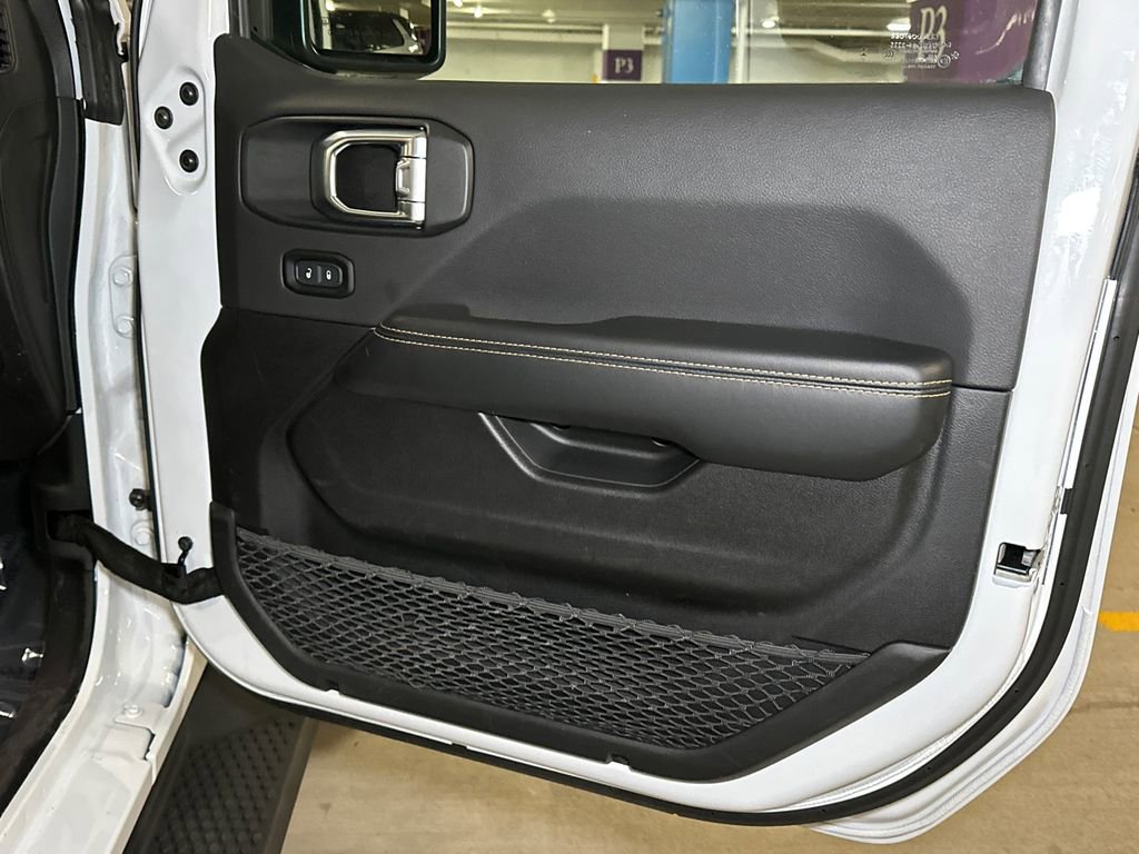 Used 2024 Jeep Wrangler Unlimited Sahara image 12
