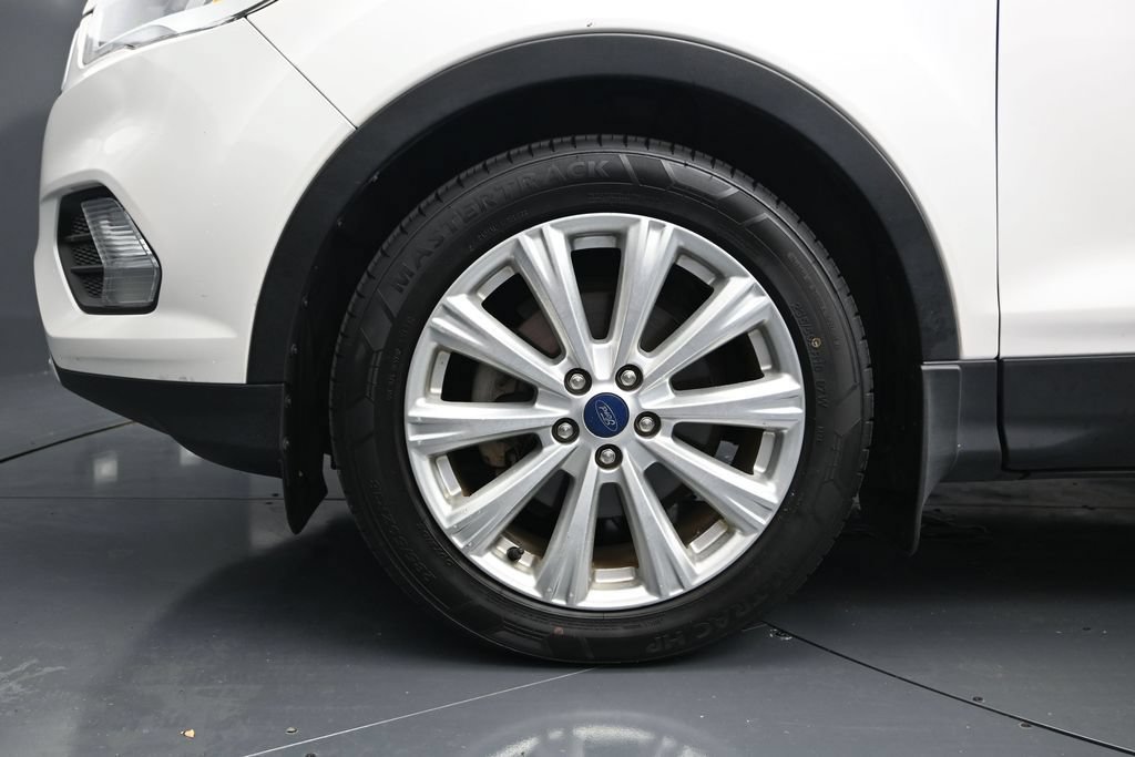 Used 2019 Ford Escape SEL w/ Sun & Style Package FWD image 16