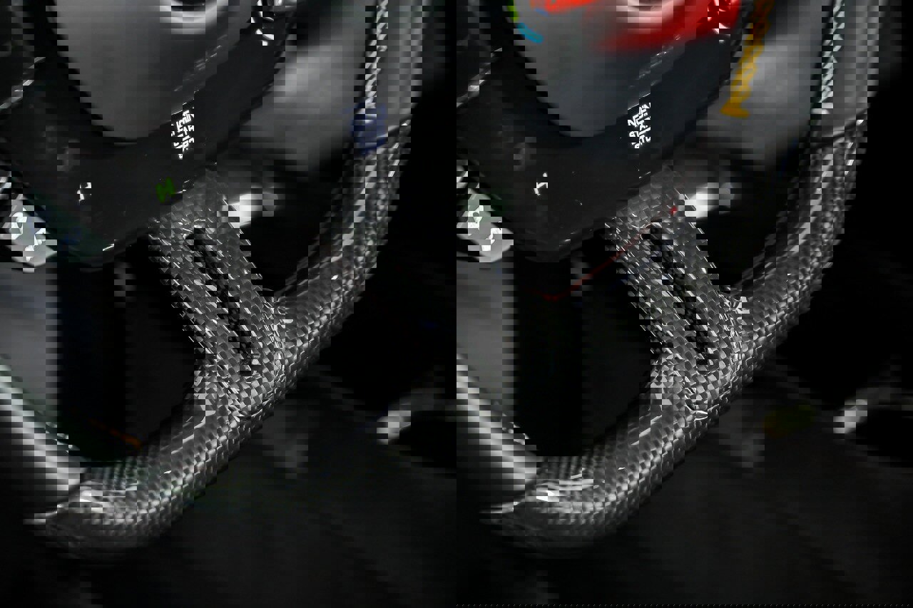 Used 2022 Ferrari SF90 Spider image 34