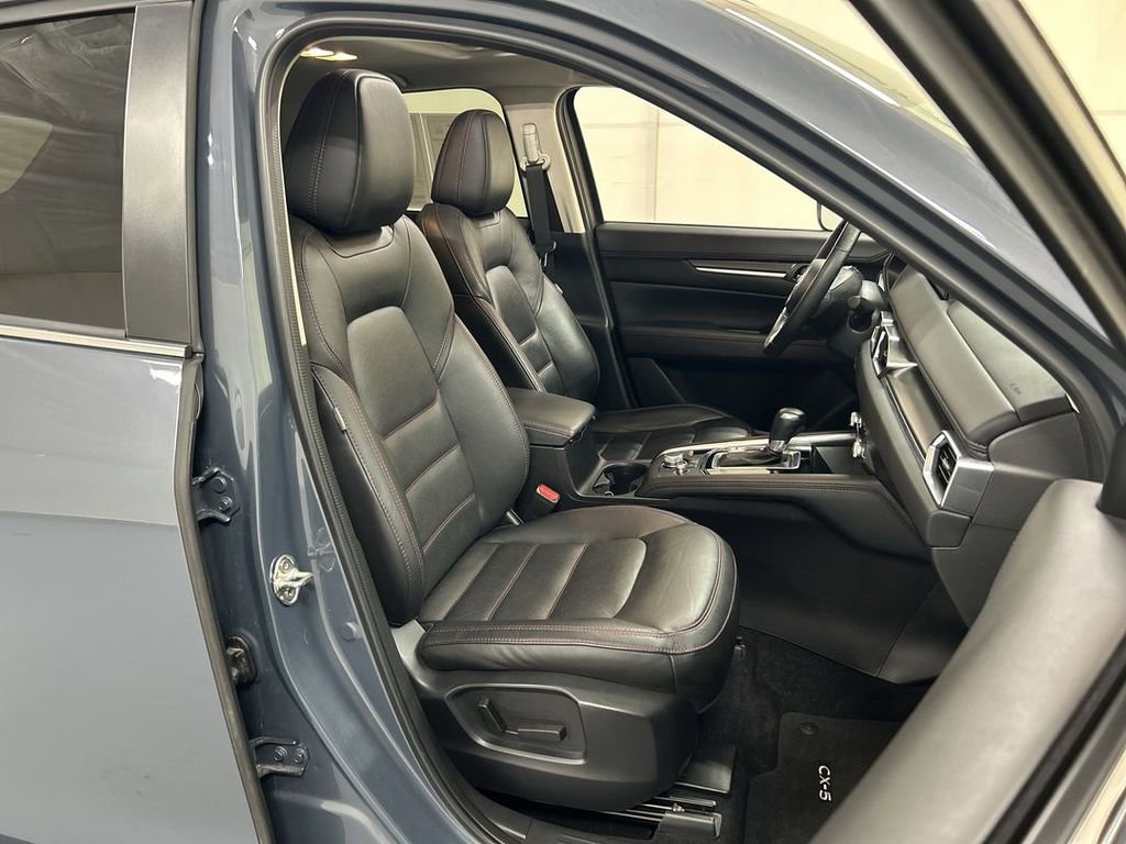 Used 2023 MAZDA CX-5 Carbon Edition image 23