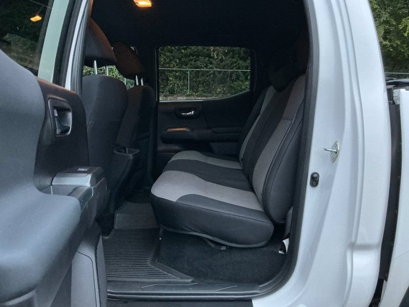 Used 2020 Toyota Tacoma TRD Off-Road AWD/4WD image 13