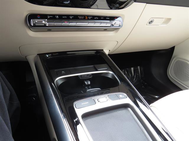 Used 2025 Mercedes-Benz GLA 250 4MATIC image 17