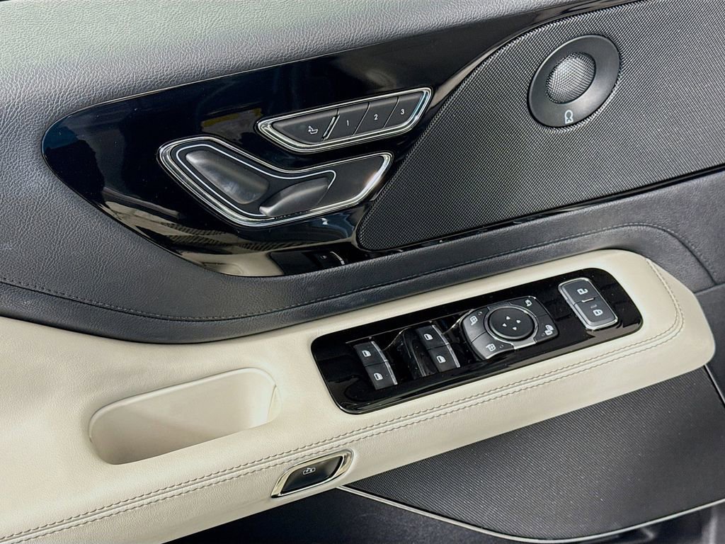 Used 2025 Lincoln Aviator Reserve w/ Illumination Package RWD image 18