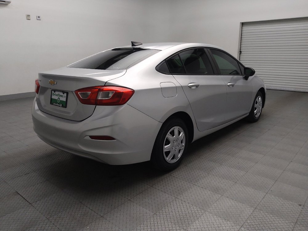 Used 2017 Chevrolet Cruze LS FWD image 9