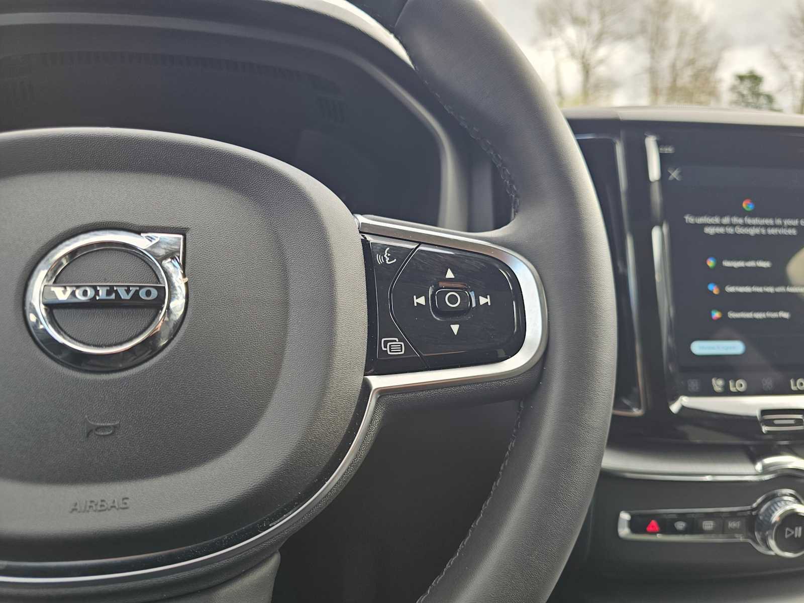 Used 2025 Volvo XC60 B5 Plus w/ Protection Package Premier image 33