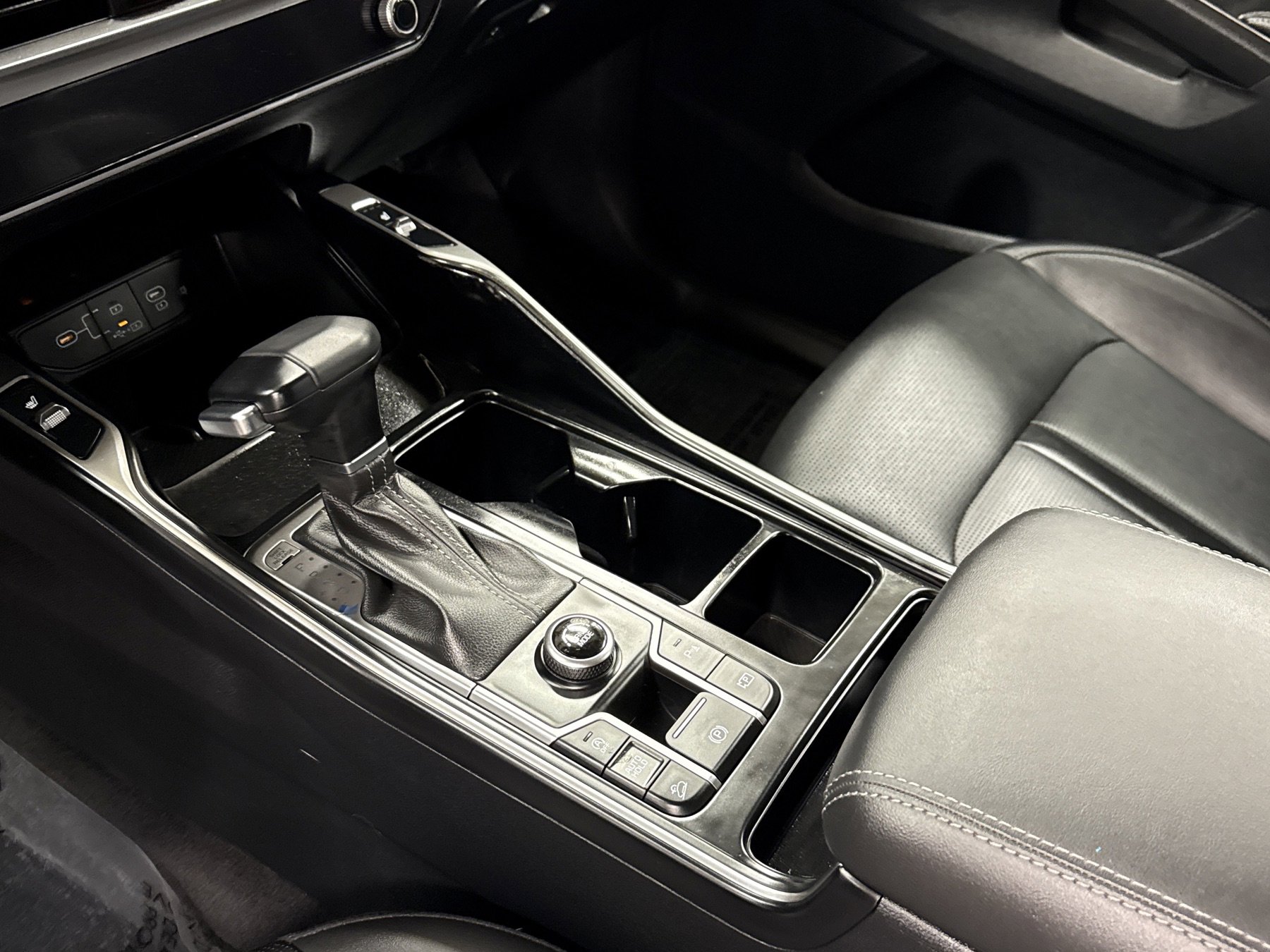 Used 2025 Kia Sorento S w/ Panoramic Sunroof Package image 9