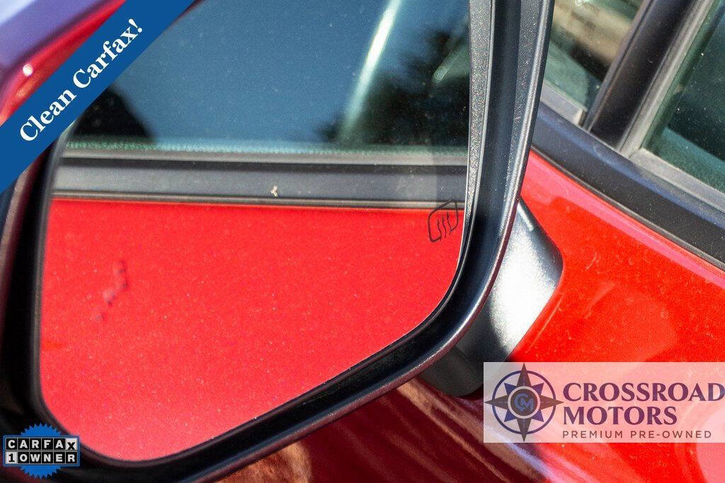 Used 2022 Toyota Corolla Cross XLE w/ Convenience Package image 11