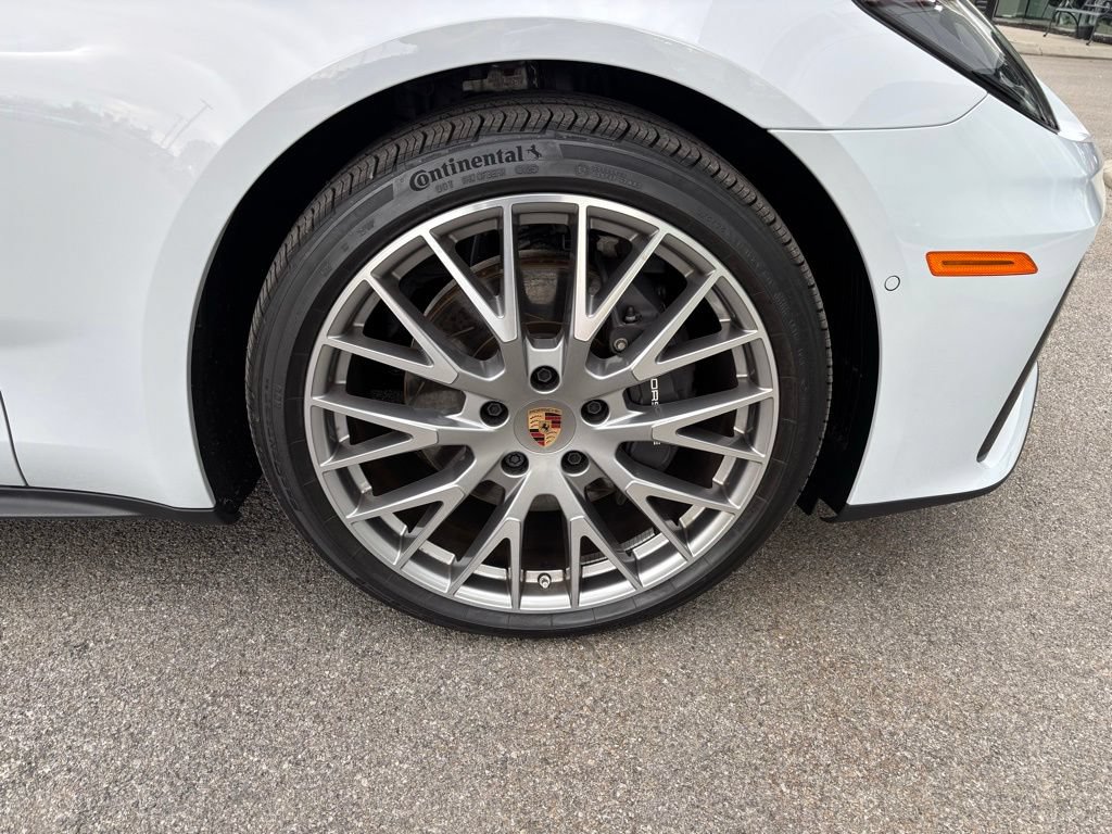 Certified 2025 Porsche Panamera 4 AWD/4WD image 38