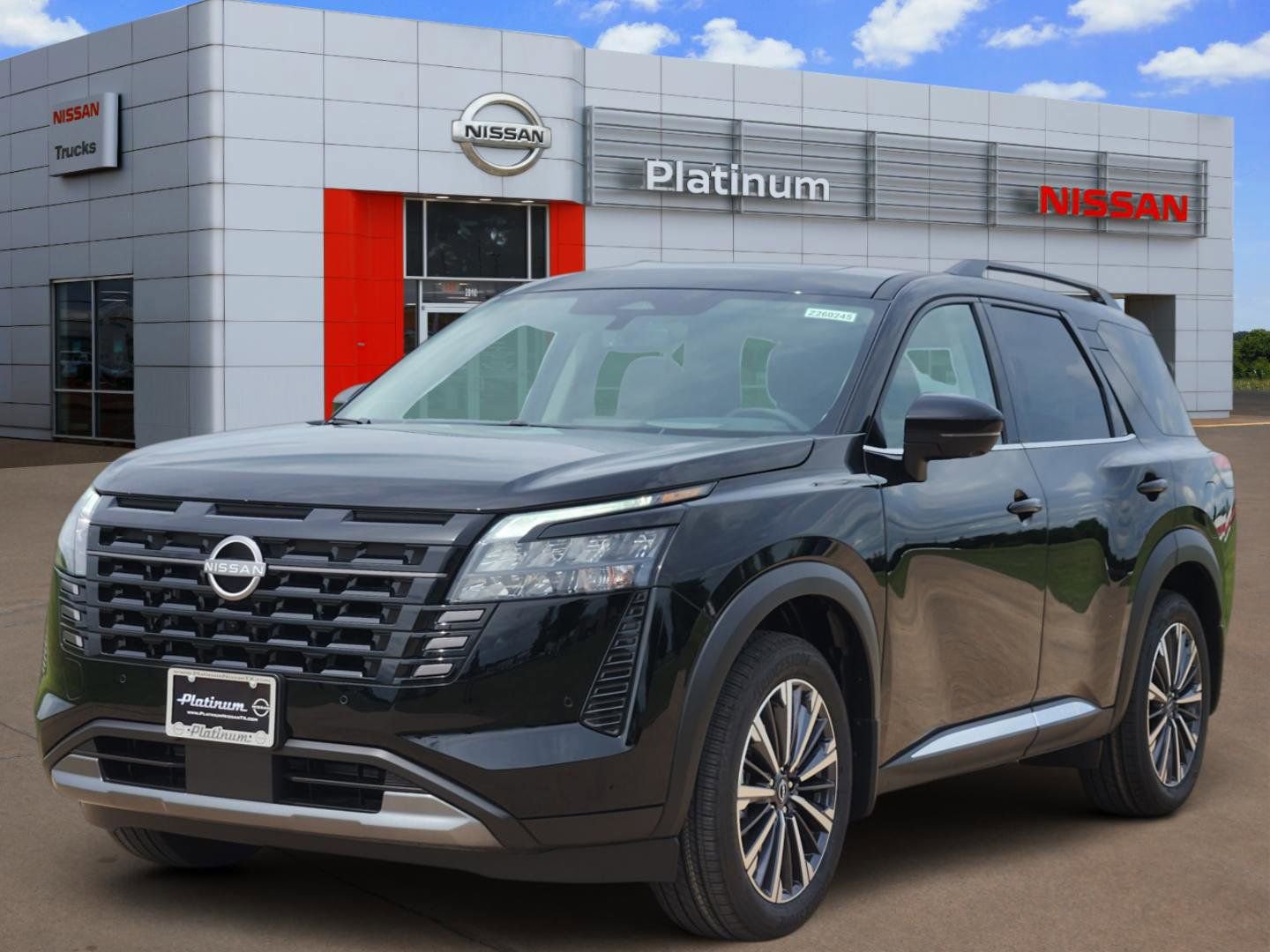New 2026 Nissan Pathfinder Platinum FWD image 2