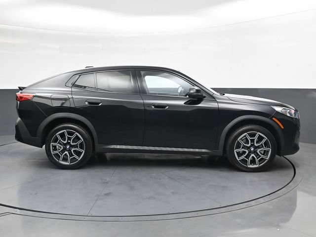 Used 2025 BMW X2 xDrive28i w/ Technology Package AWD/4WD image 3