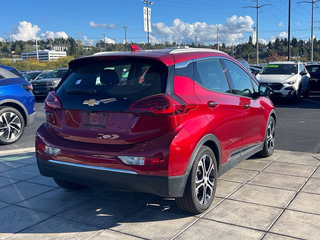 Used 2021 Chevrolet Bolt Premier w/ Infotainment Package FWD image 5