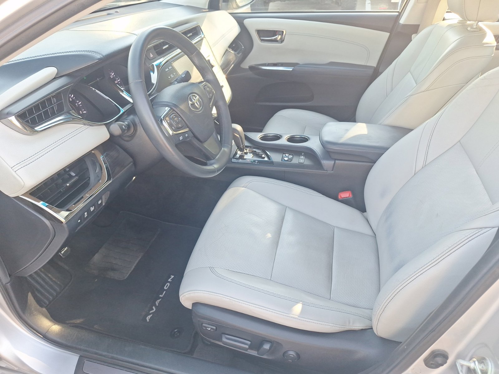 Used 2014 Toyota Avalon Limited FWD image 15