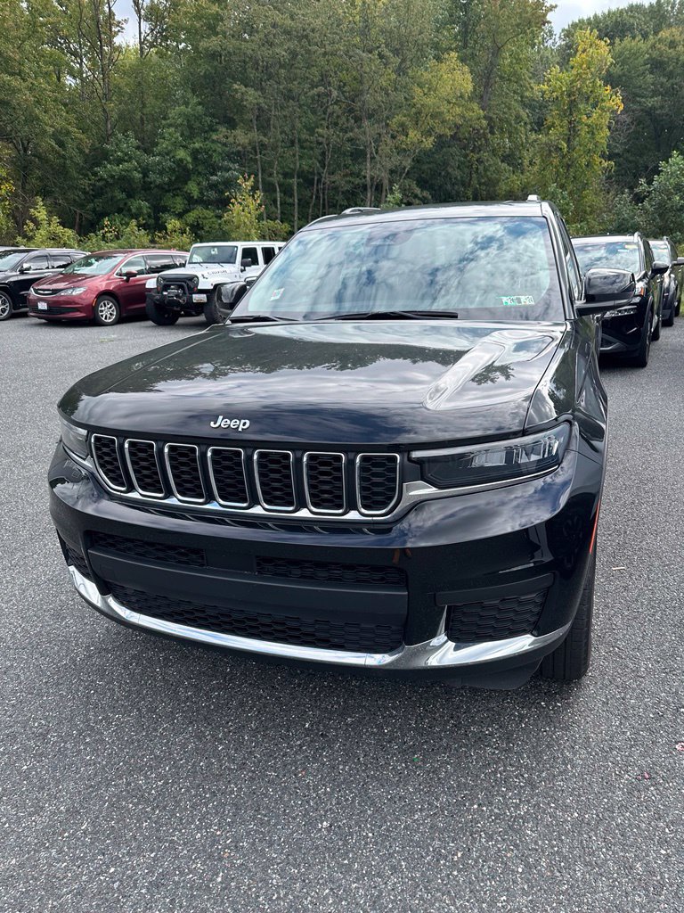 Used 2023 Jeep Grand Cherokee L Laredo w/ Luxury Tech Group I