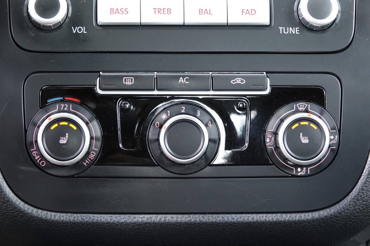 Used 2010 Volkswagen Jetta Limited Edition FWD image 90