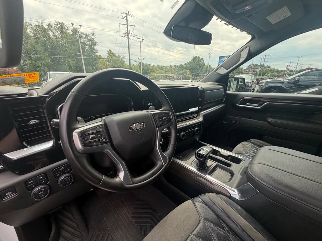 Used 2023 Chevrolet Silverado 1500 RST AWD/4WD image 11