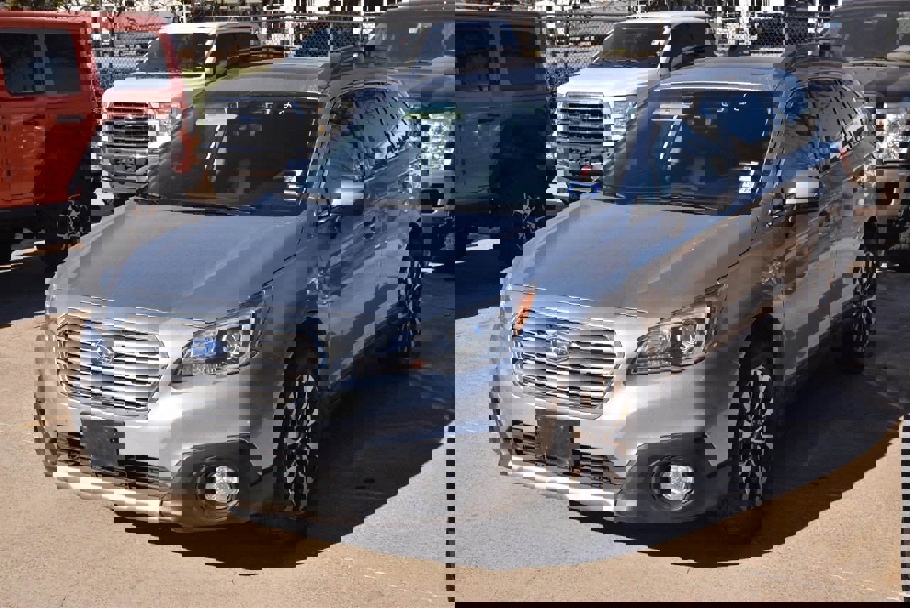 Used 2017 Subaru Outback 2.5i Limited image 2