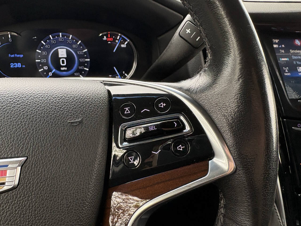 Used 2020 Cadillac Escalade Premium Luxury AWD/4WD image 16