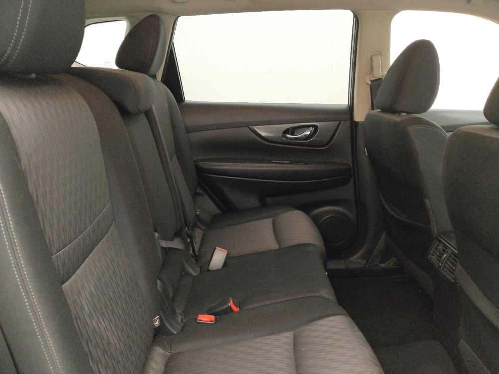 Used 2017 Nissan Rogue SV AWD/4WD image 19