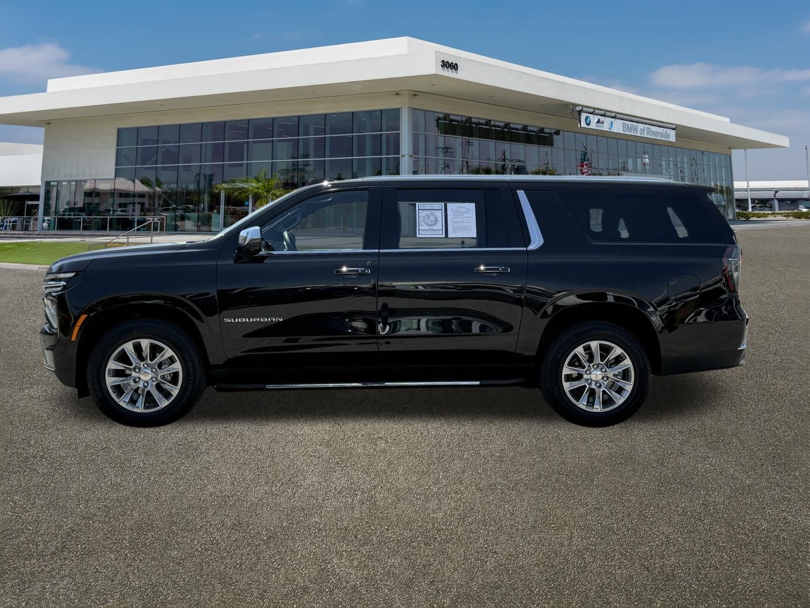 Used 2025 Chevrolet Suburban Premier RWD image 6