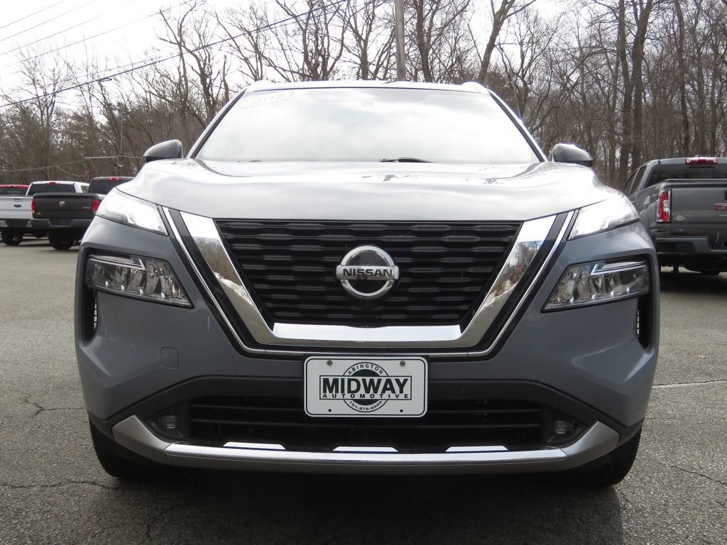 Used 2021 Nissan Rogue Platinum image 2
