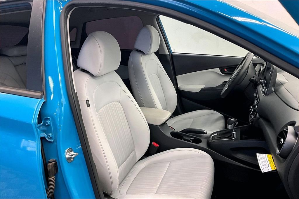 Used 2022 Hyundai Kona SEL w/ Cargo Package image 6